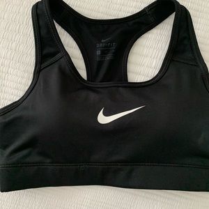 Women’s Nike sports bra size small